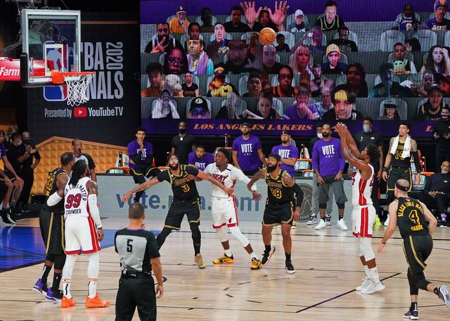 边路传中和 边路传中和